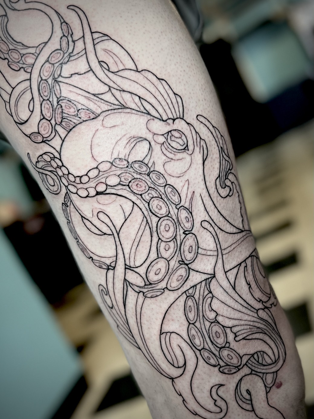 2 Hr Tattoo Session with Ellie Chase (Flash or Custom) – Silent