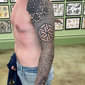 2 Hr Tattoo Session with Lucky (Flash or Custom)  – Zigzag Tattoo ($500 value)*